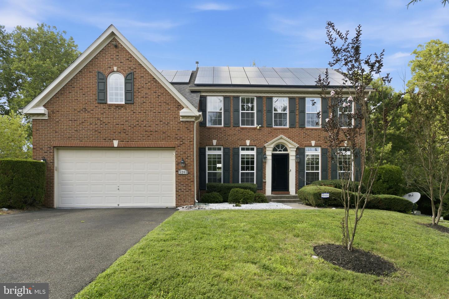 5201 Chestnut Manor Ct — photo