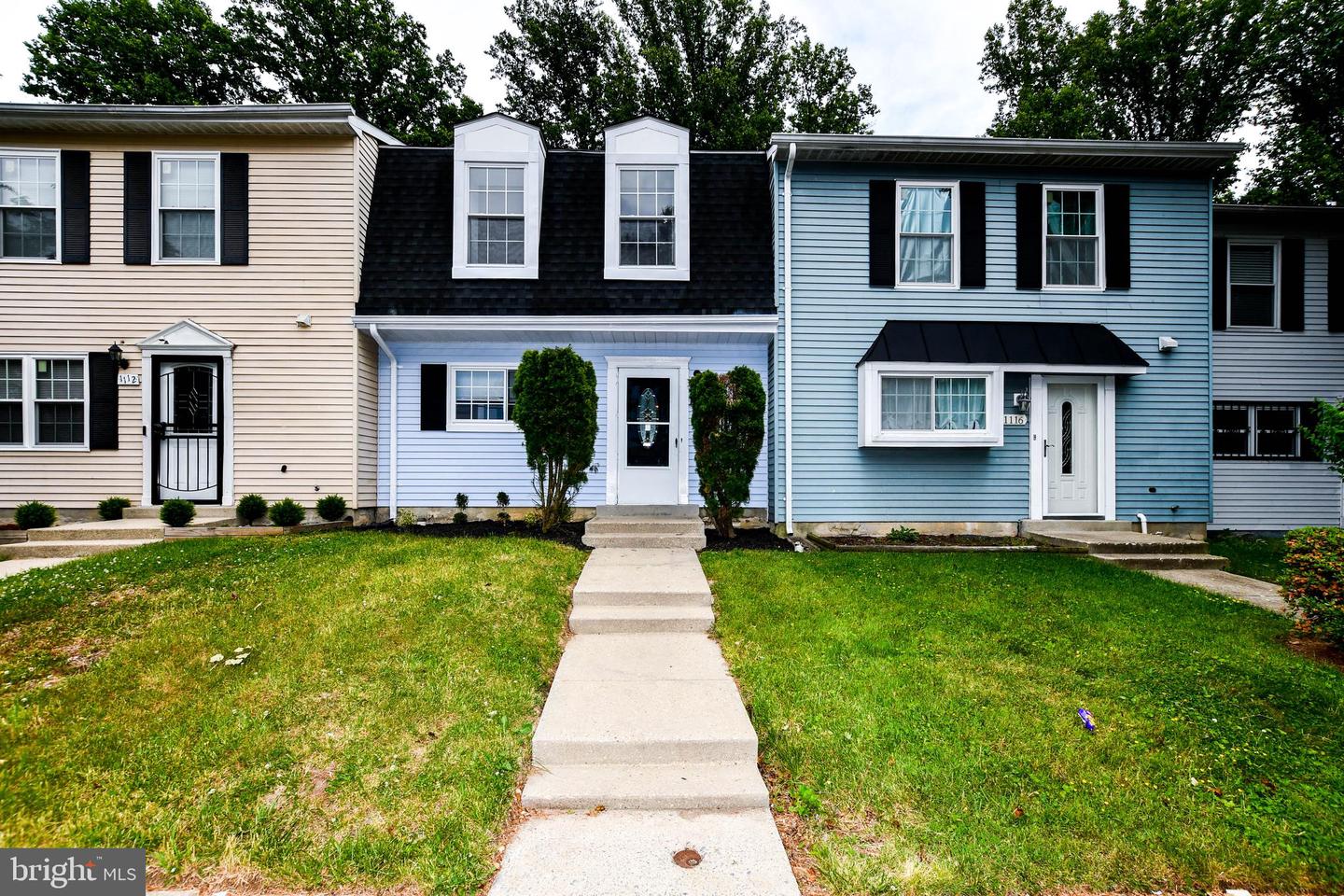 1114 Adeline Way — photo