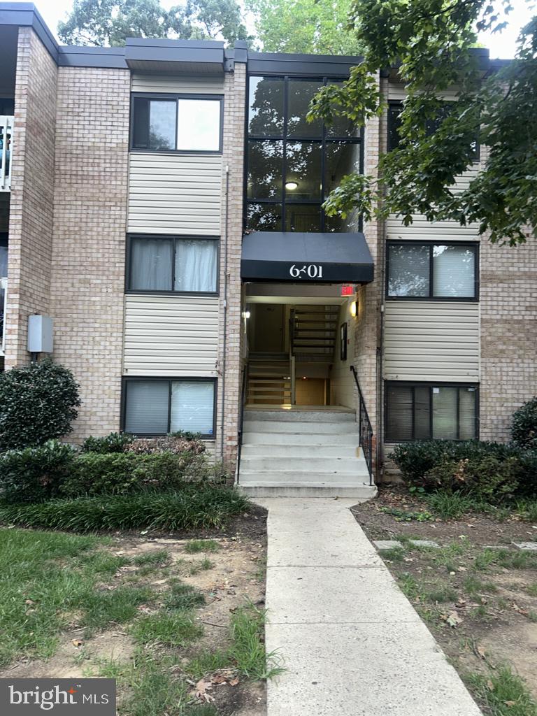 6301 Hil Mar Dr #4-3 — photo