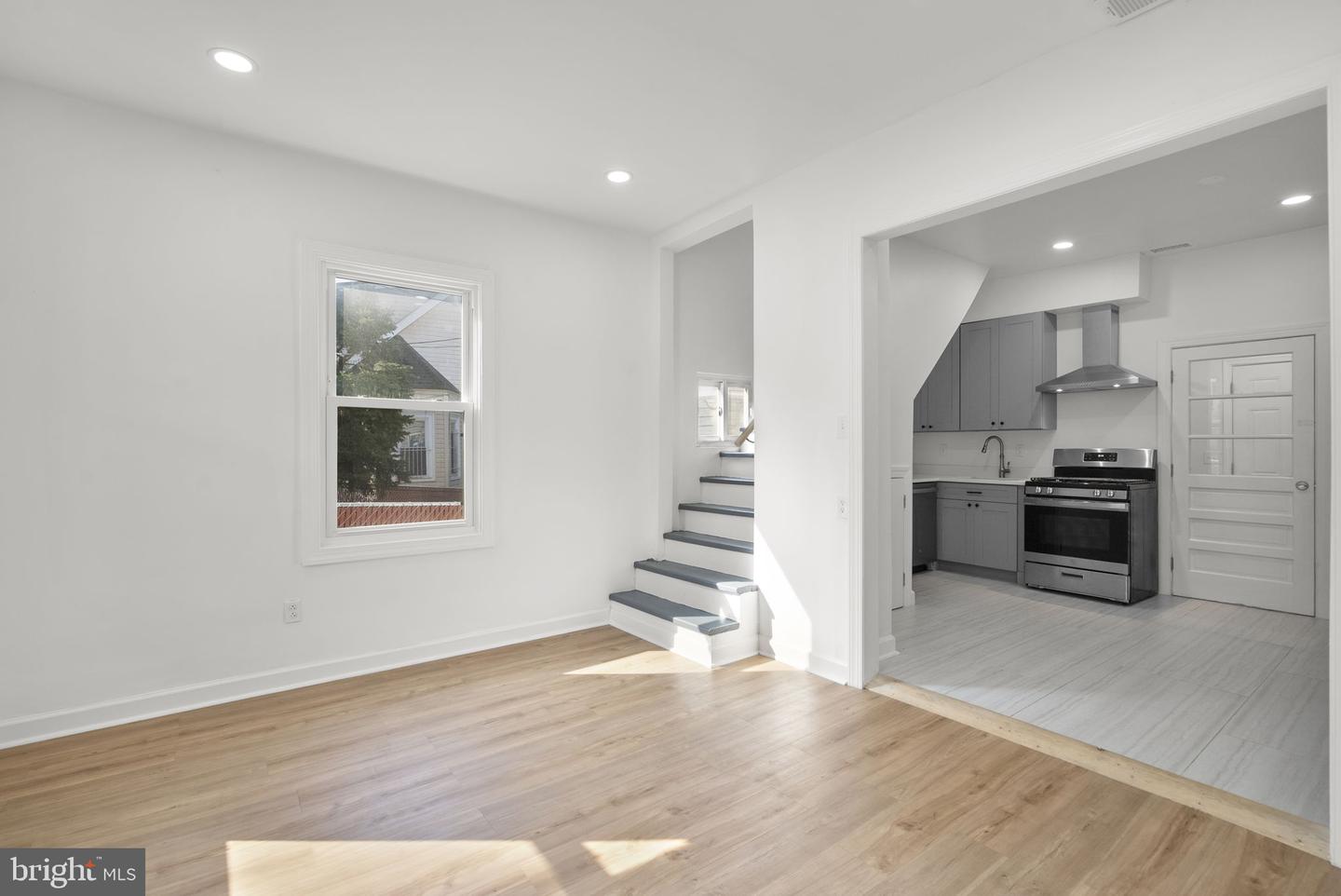 138 Maryland Park Dr — photo