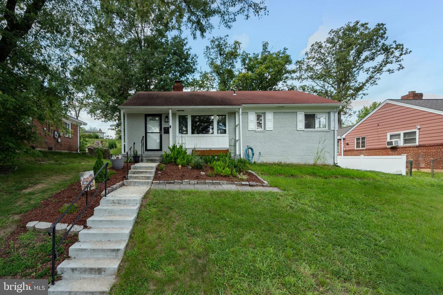 7108 Gateway Blvd — photo