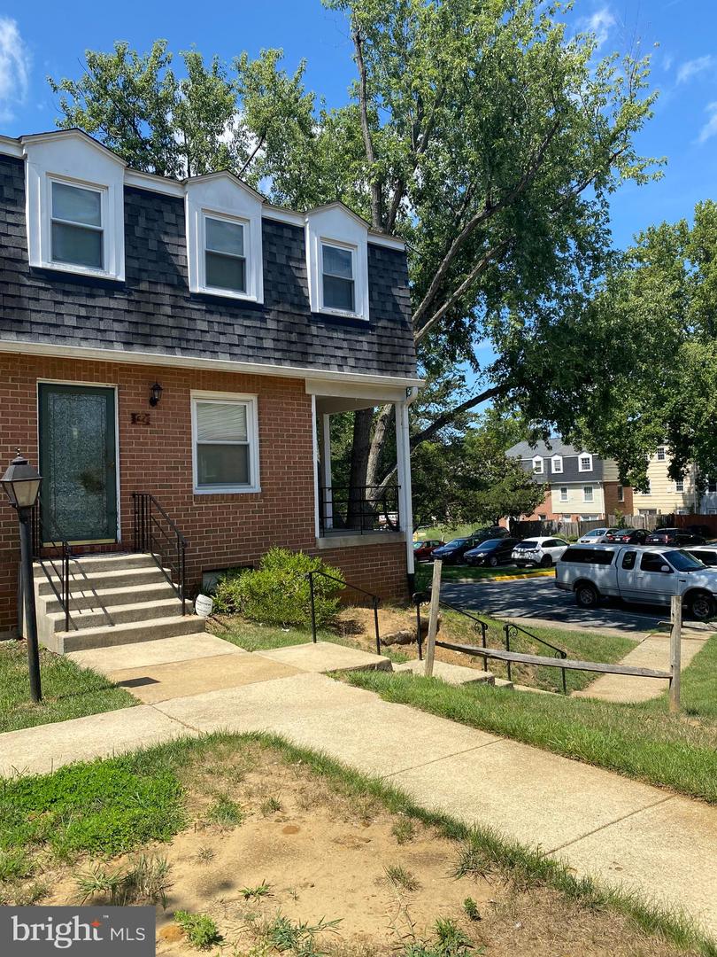 63 Watkins Park Dr #32 — photo