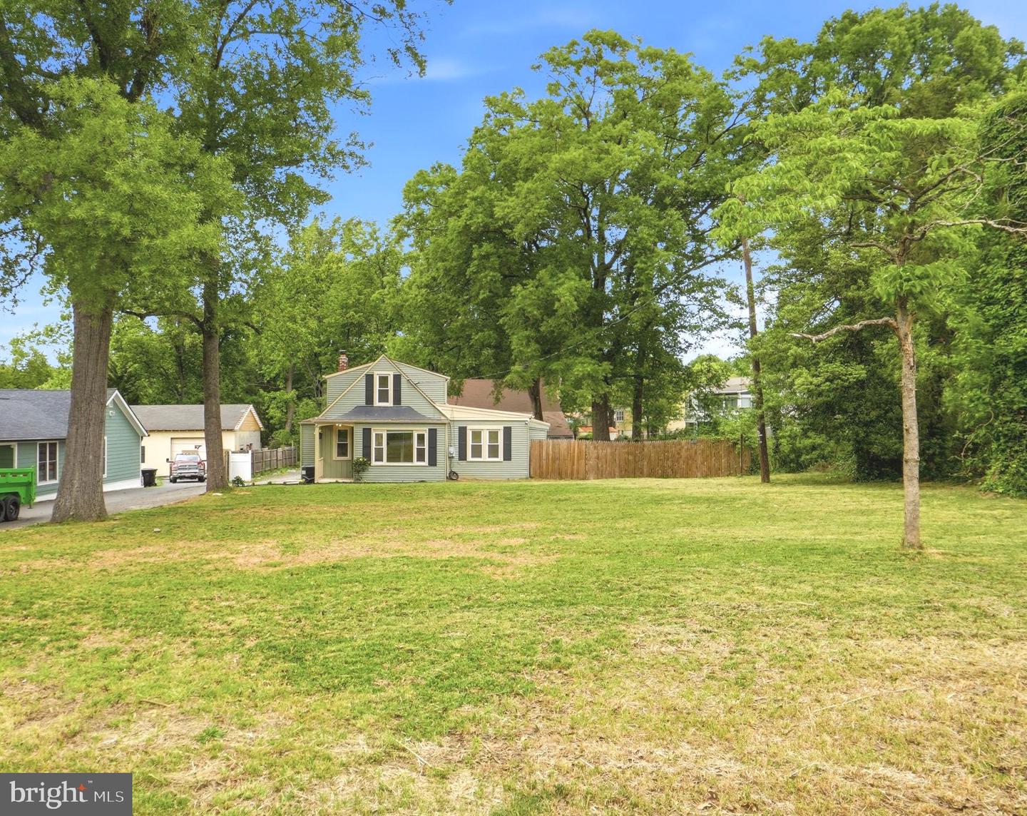 5906 Berwyn Rd — photo