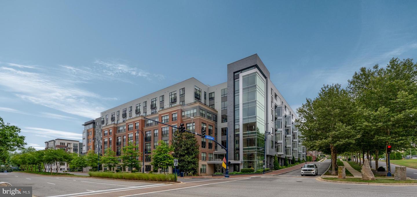 145 Riverhaven Dr #131 — photo