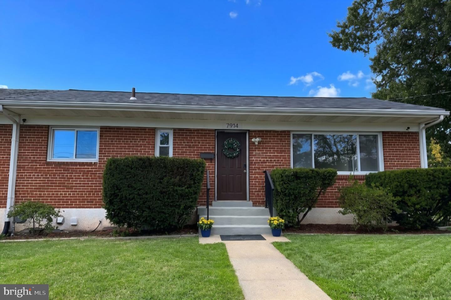 7914 W Park Dr — photo