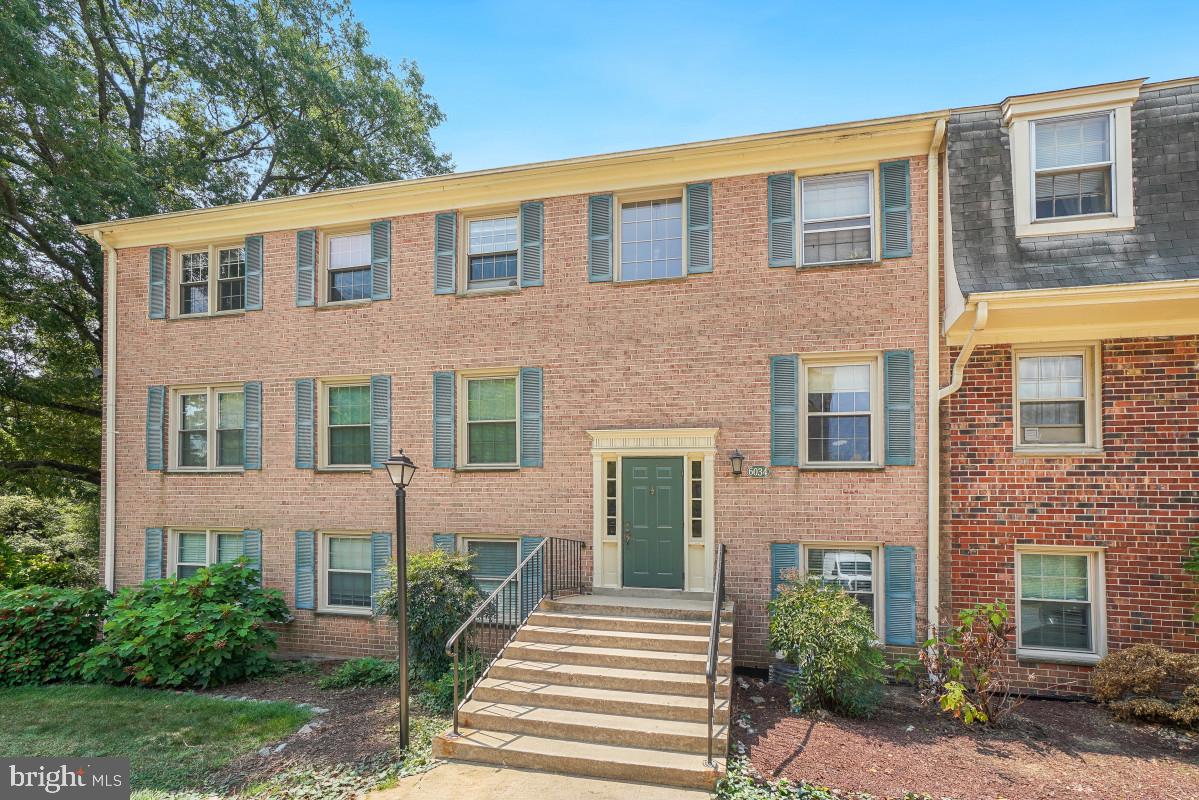 6034 Westchester Park Dr #6034 301 — photo