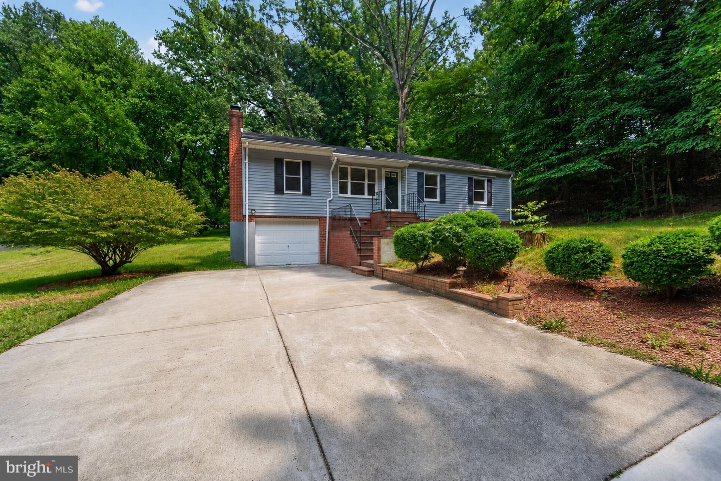 7012 Noah Dr — photo
