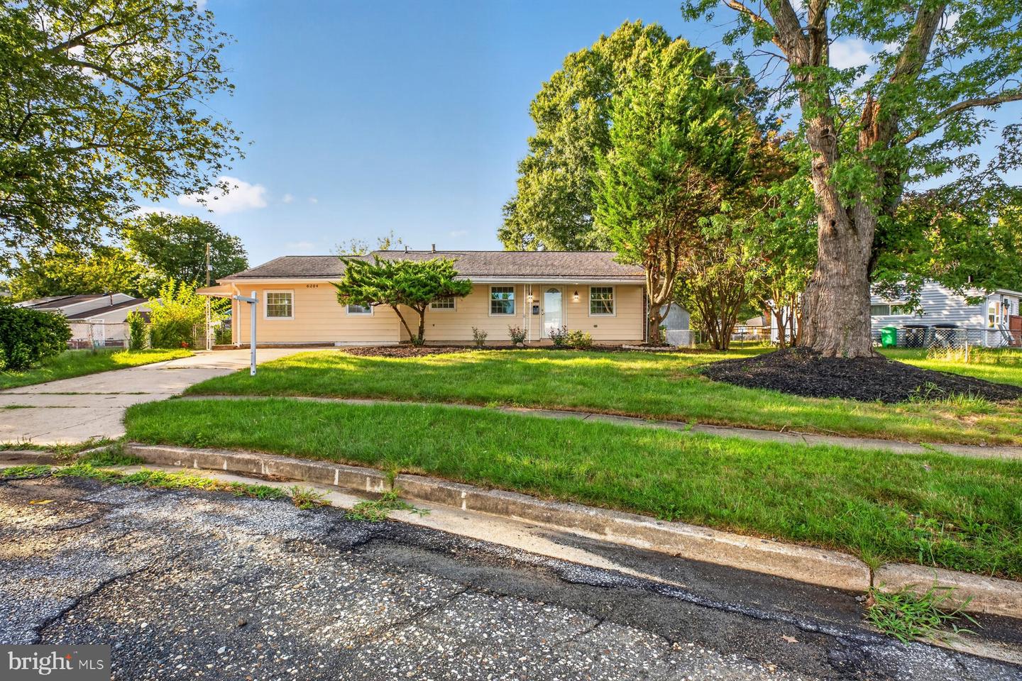 6204 Auth Rd — photo