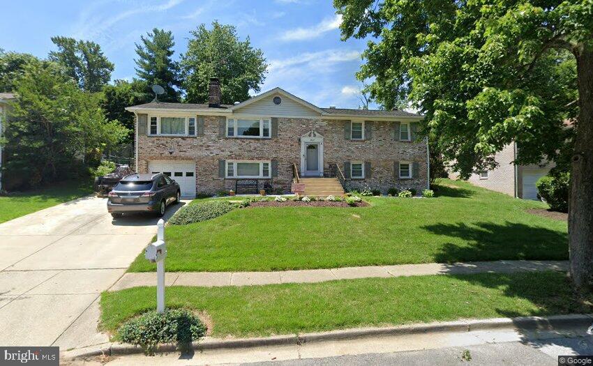 9807 Churchill Dr — photo