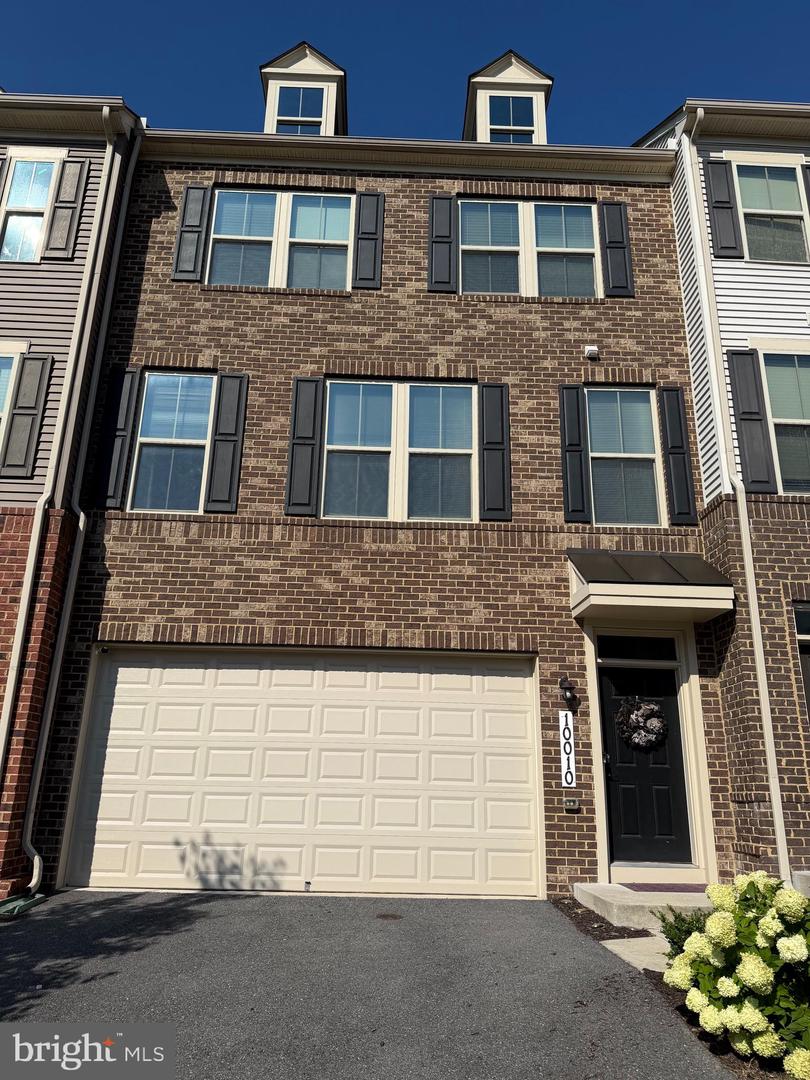 10010 Dorsey Ln — photo