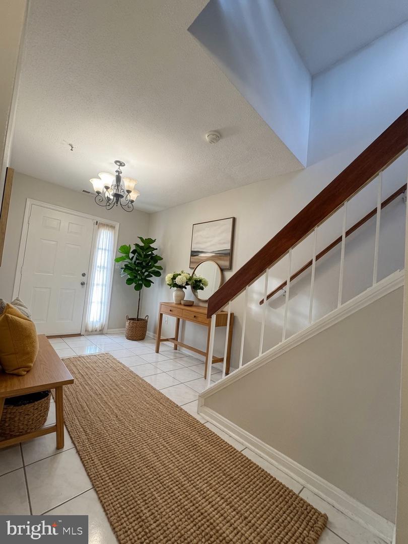 14317 Oxford Dr — photo