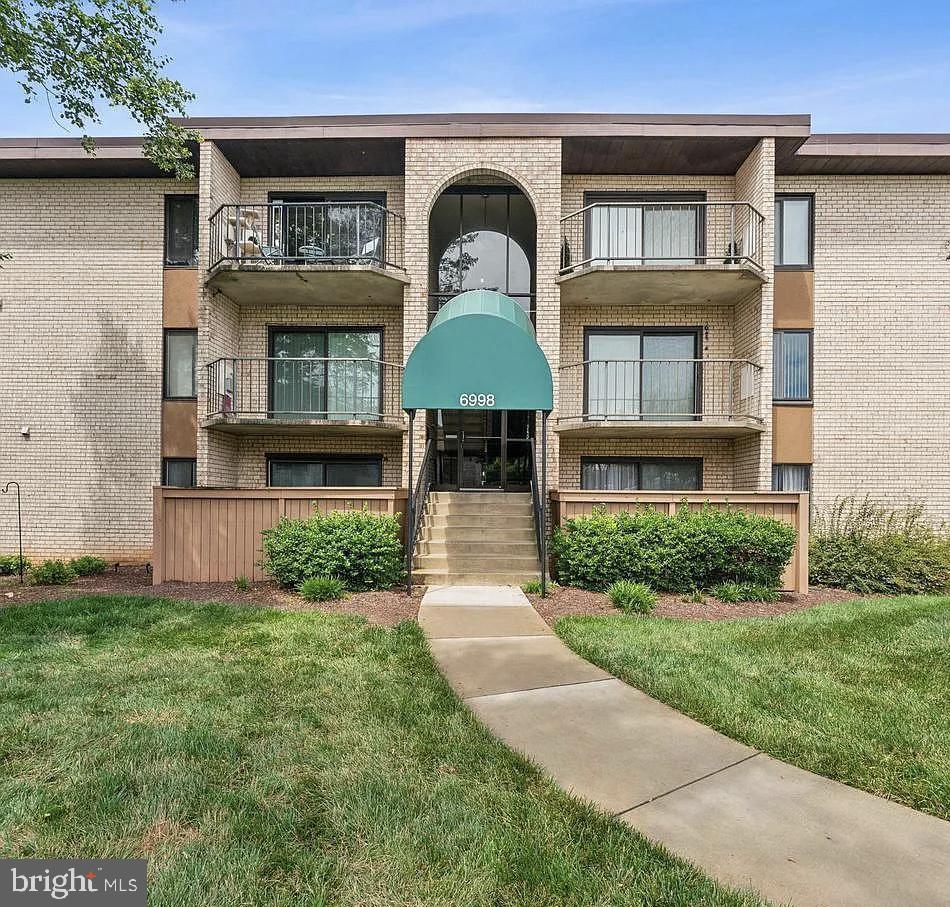 6998 Hanover Pkwy #4 — photo