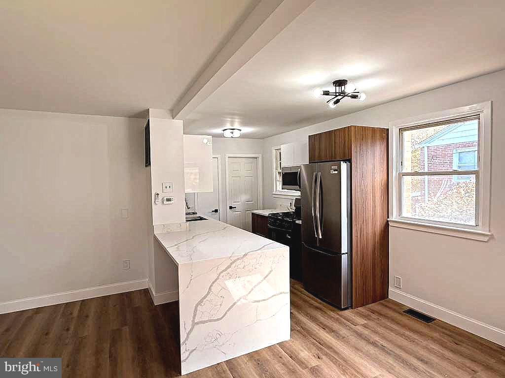 6612 Stockton Ln — photo