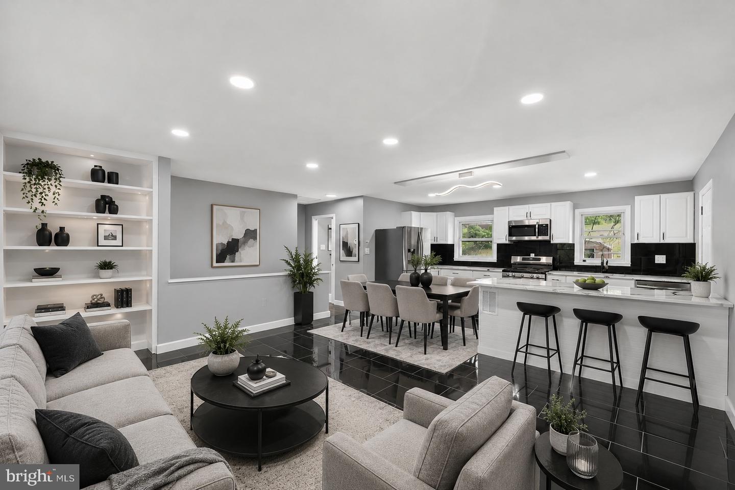 3604 Halloway N — photo