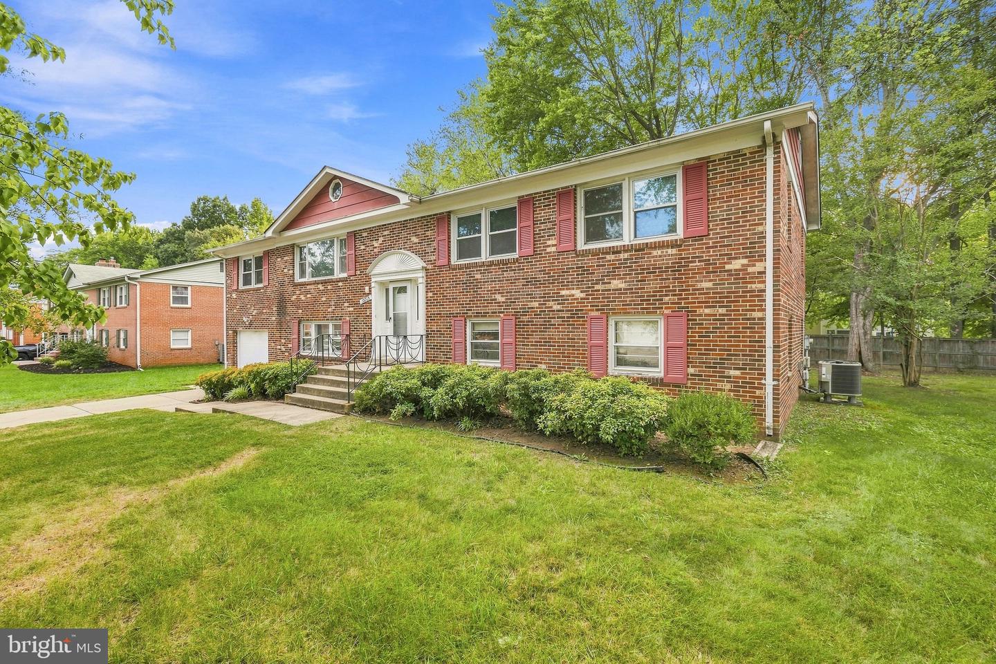 12015 Hickory Dr — photo