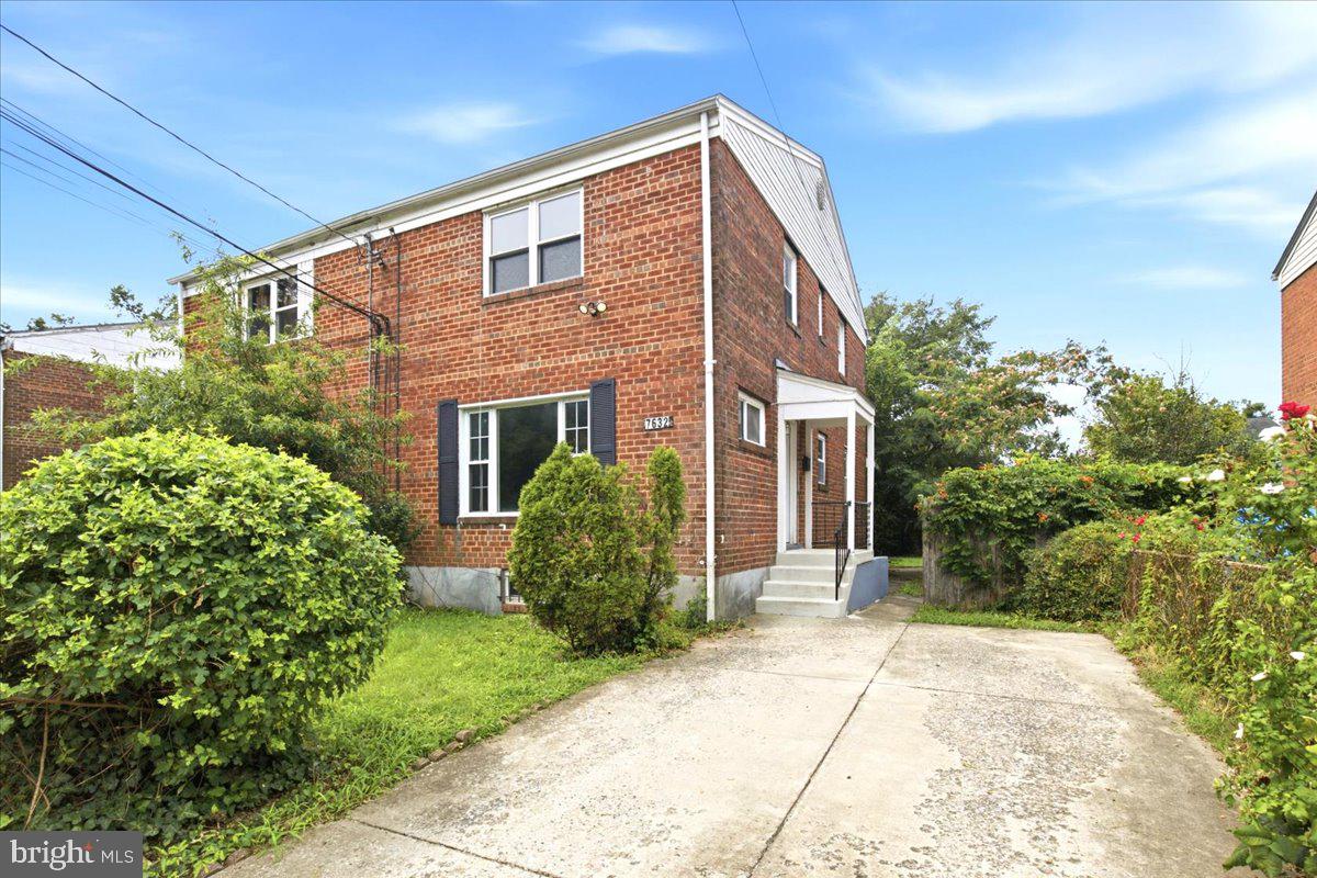 7632 W Park Dr — photo