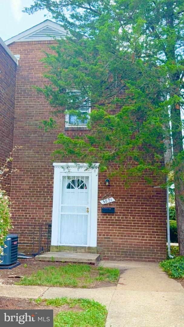 3801 28th Ave #10 — photo