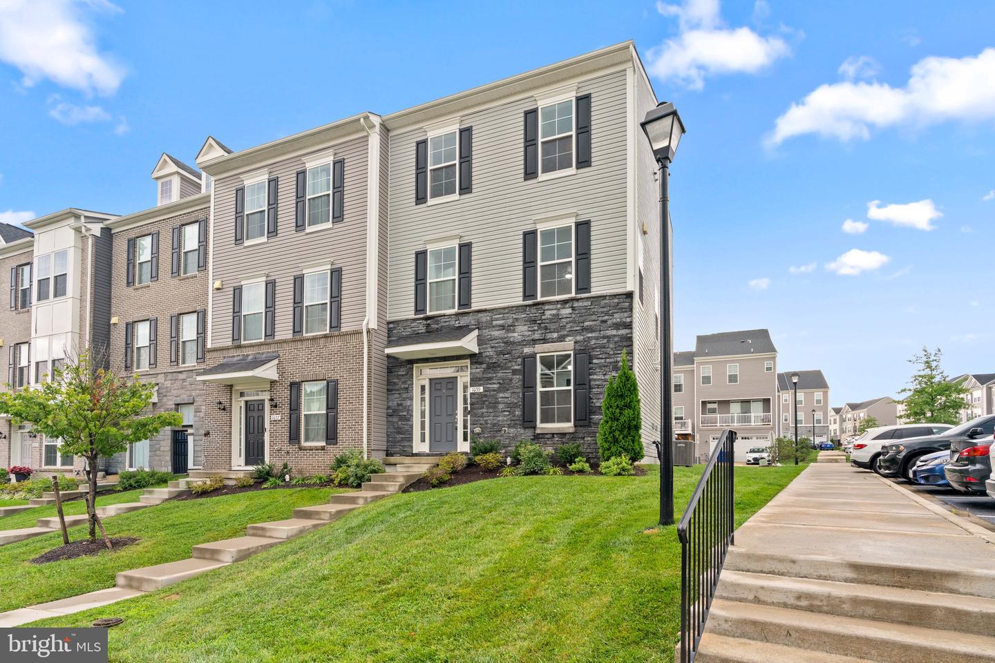 1039 Overlook Way — photo