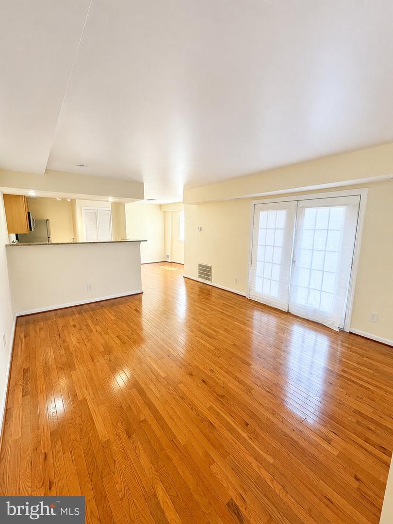 2510 Markham Ln #1 — photo