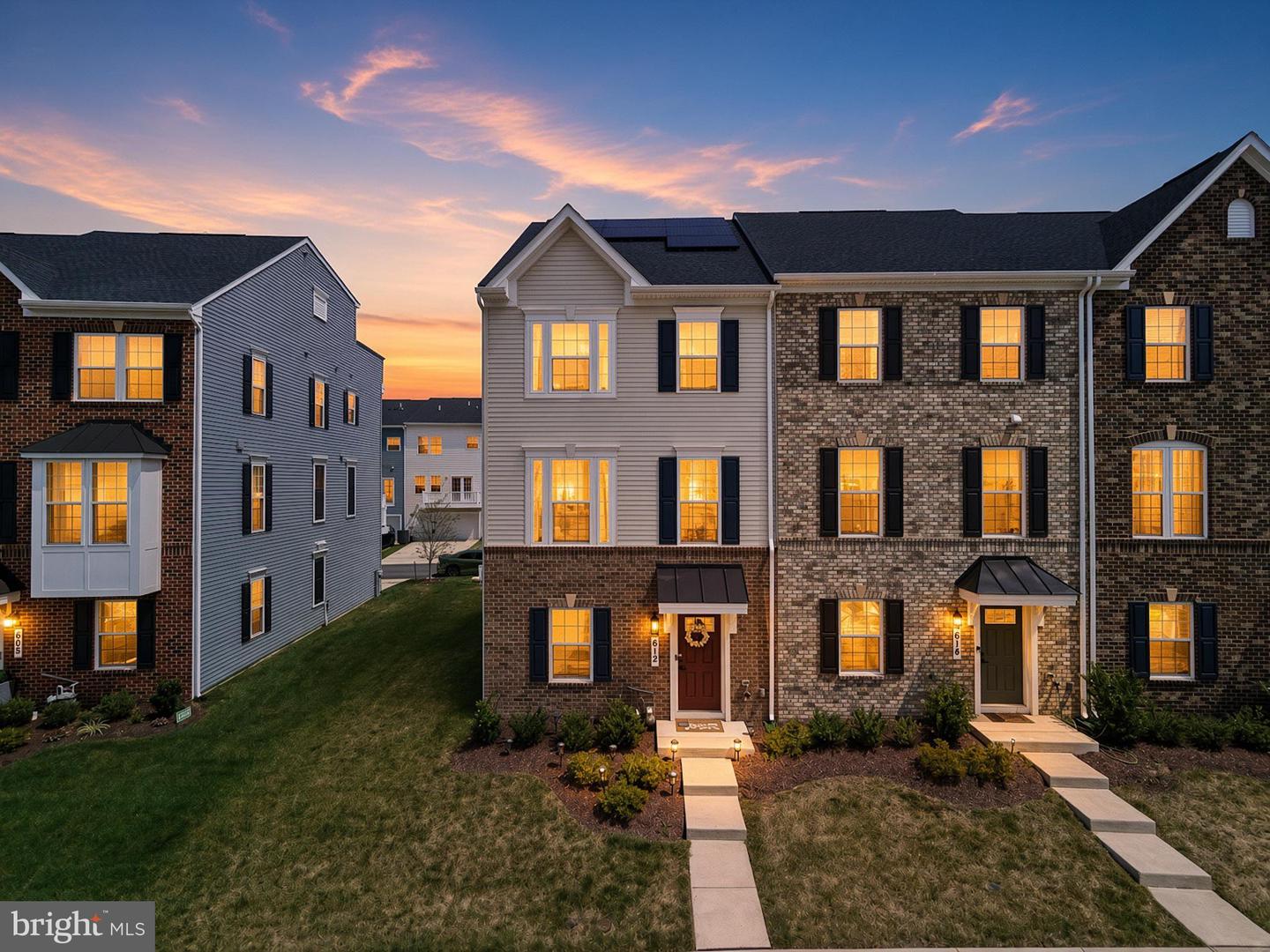 612 Maple Lawn Dr — photo