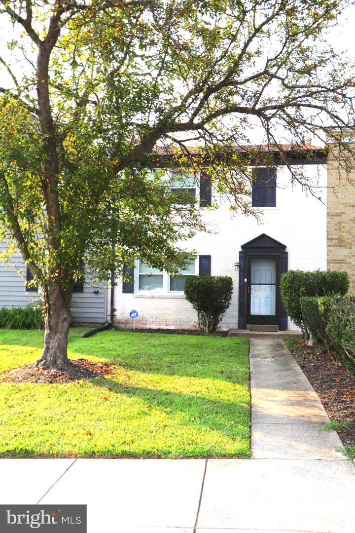 12512 Woodstock Dr E — photo