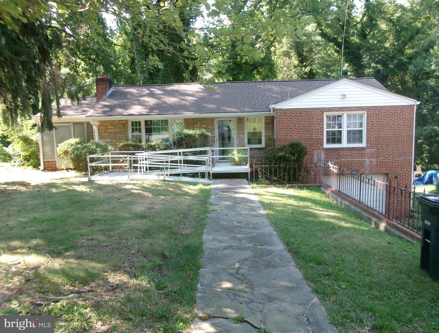 4910 Sharon Rd — photo