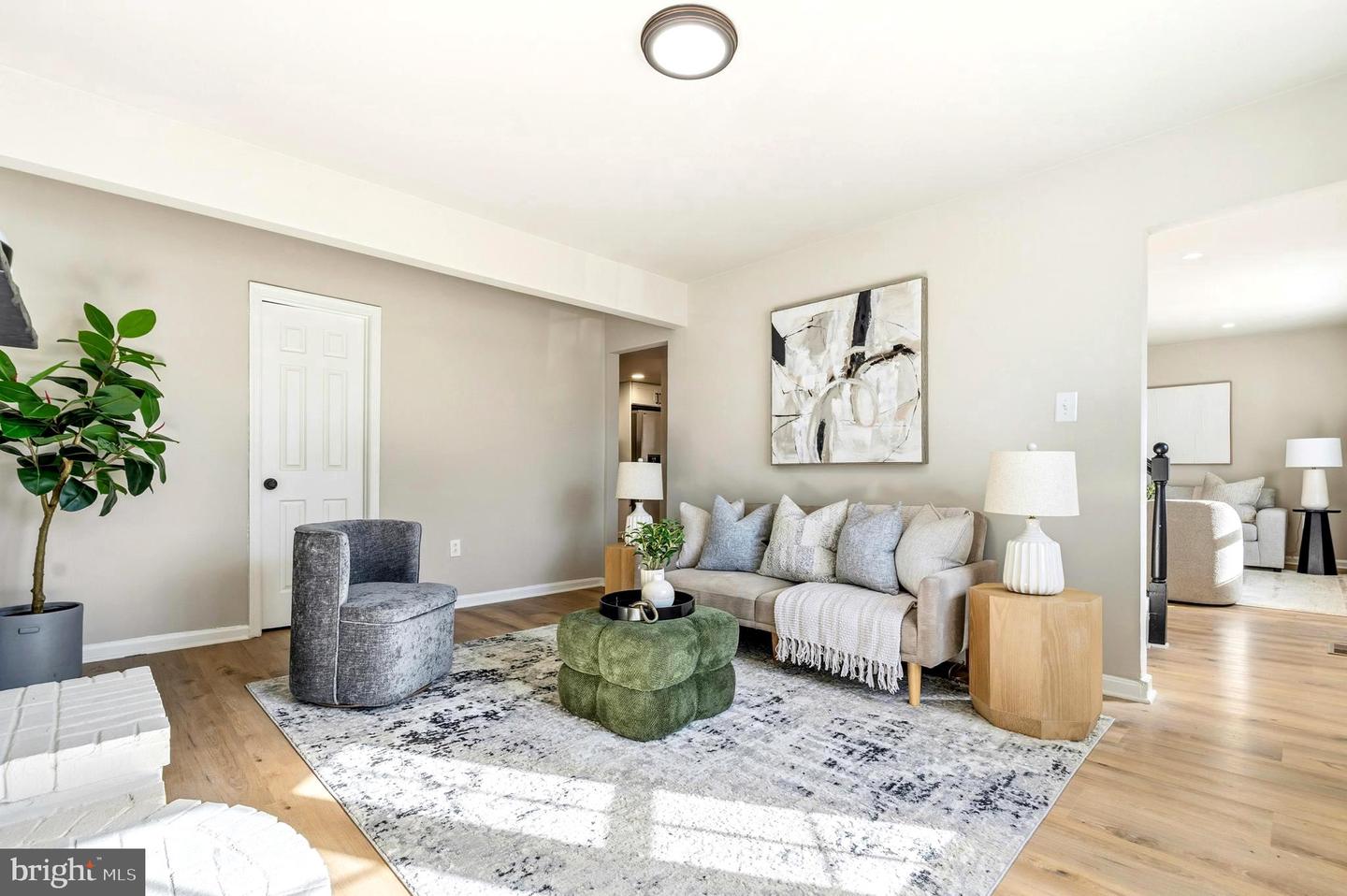 8714 Jeremy Ct — photo
