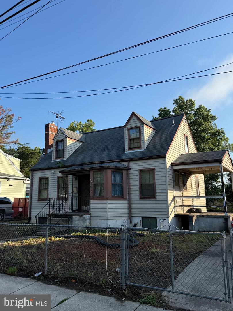 131 Irving St — photo