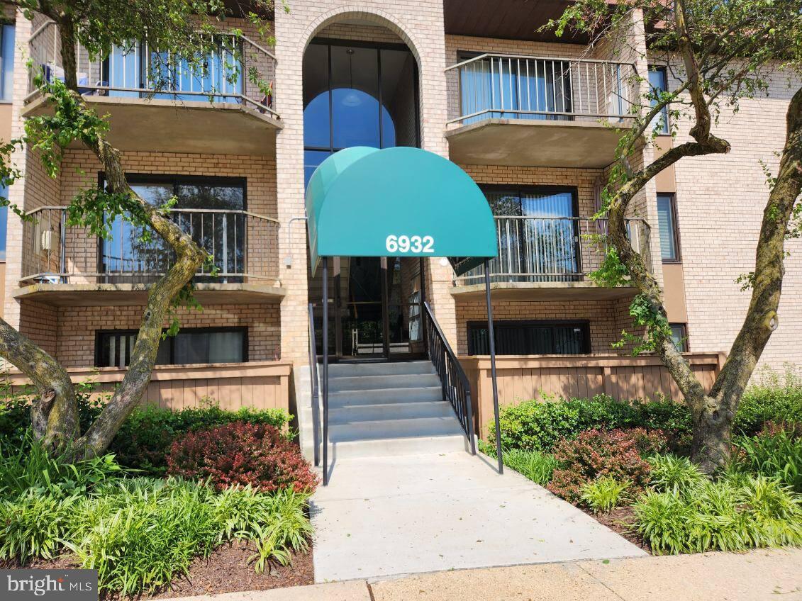 6932 Hanover Pkwy #303 — photo