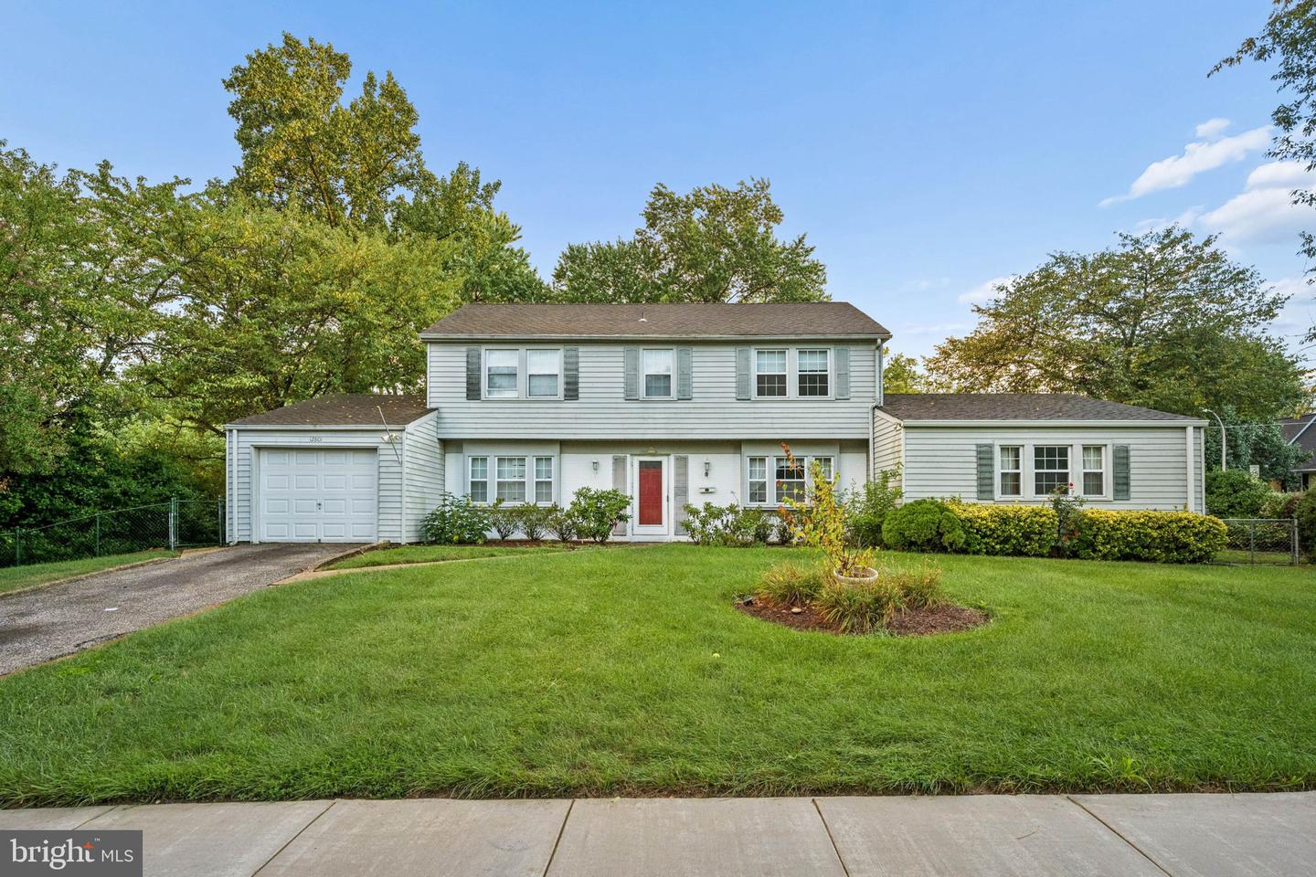 12801 Beaverdale Ln — photo