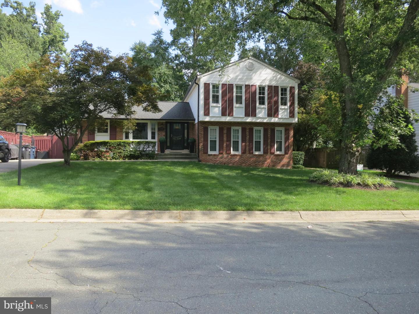 15515 Straughn Dr — photo