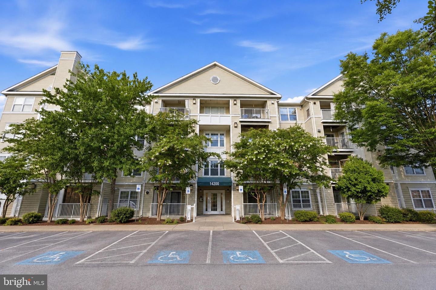 14200 Farnsworth Ln #204 — photo