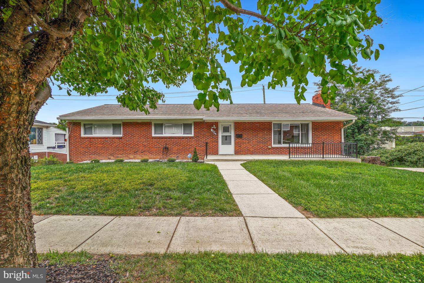 8005 Murray Hill Dr — photo