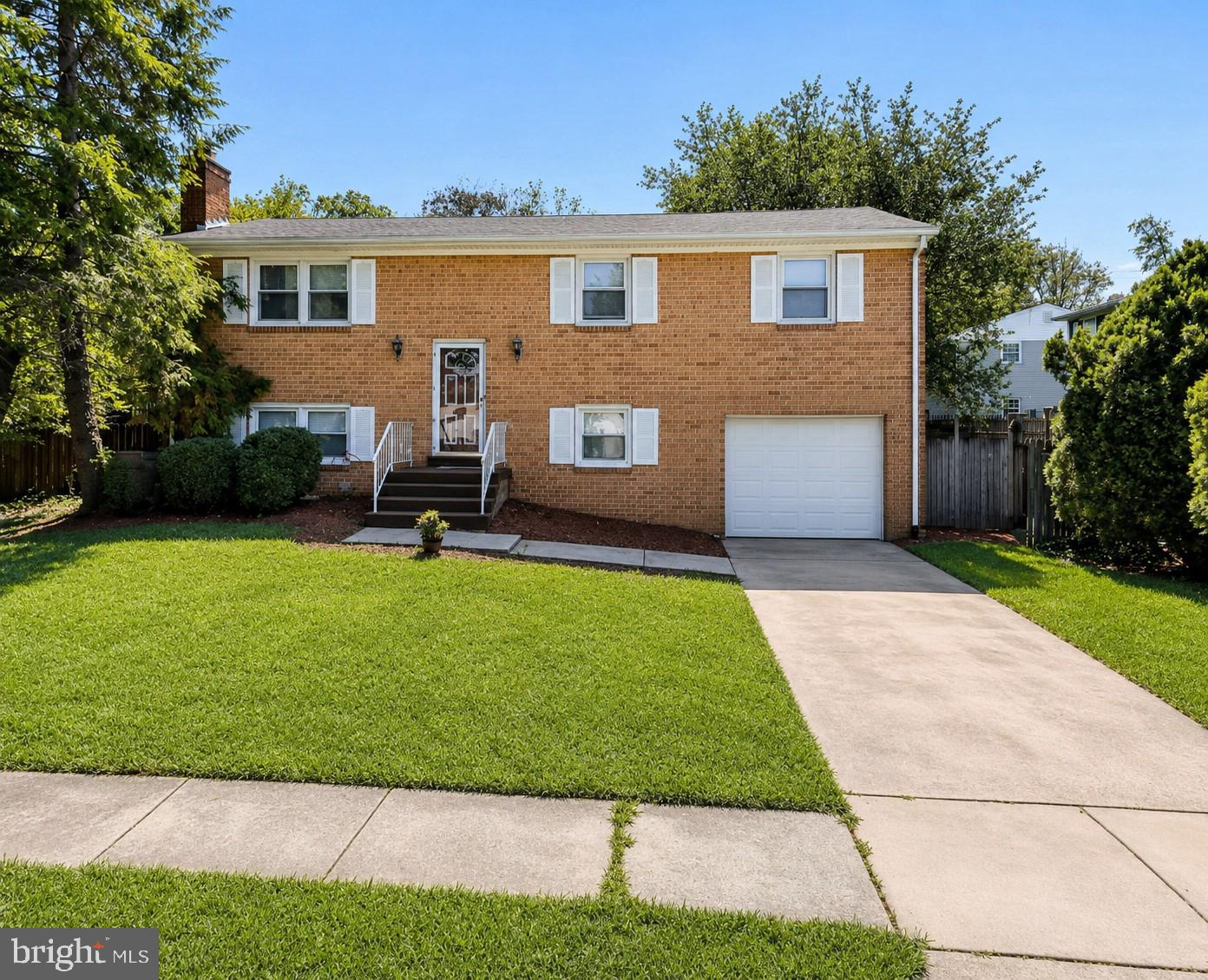5203 Larwin Ter — photo