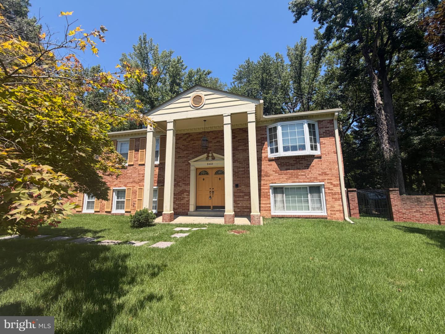 9402 Victoria Ct — photo