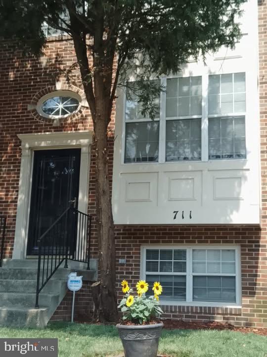 711 Faraway Ct — photo