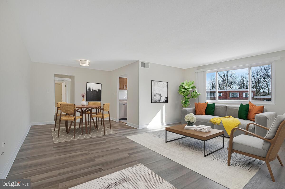 3823 Hamilton St #B-204 — photo