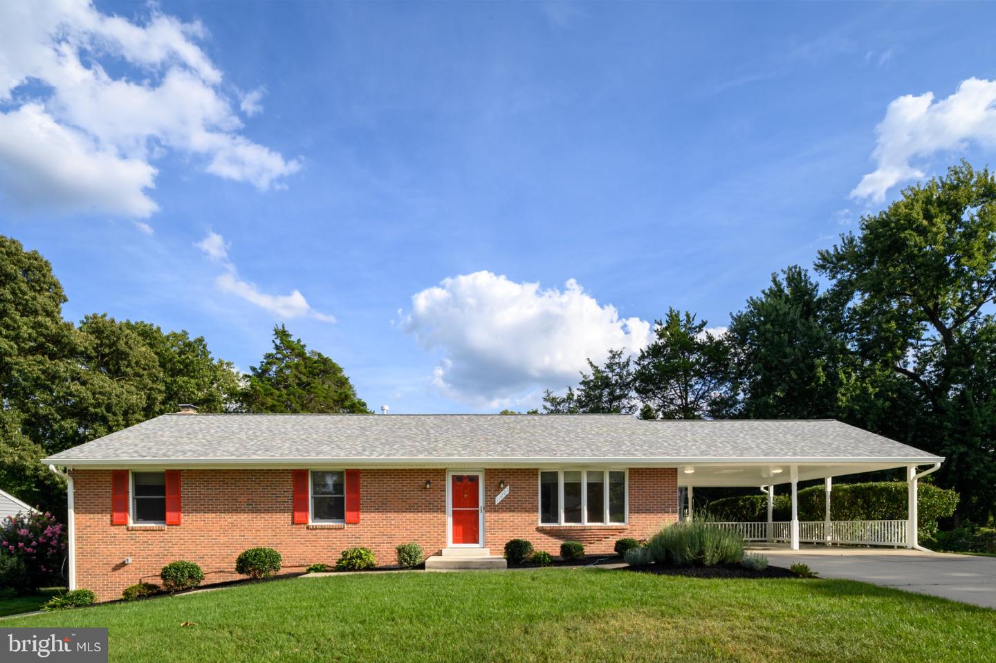 11201 Cedar Ln — photo