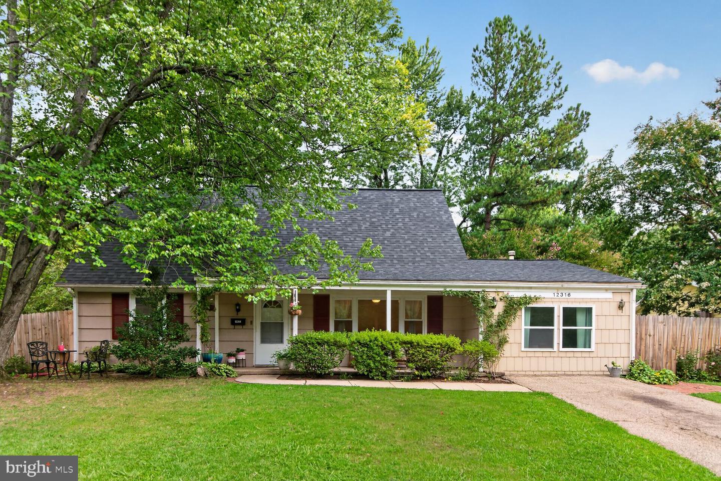 12316 Melling Ln — photo