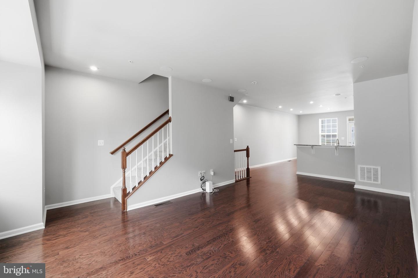 10503 Rawlins Ln — photo