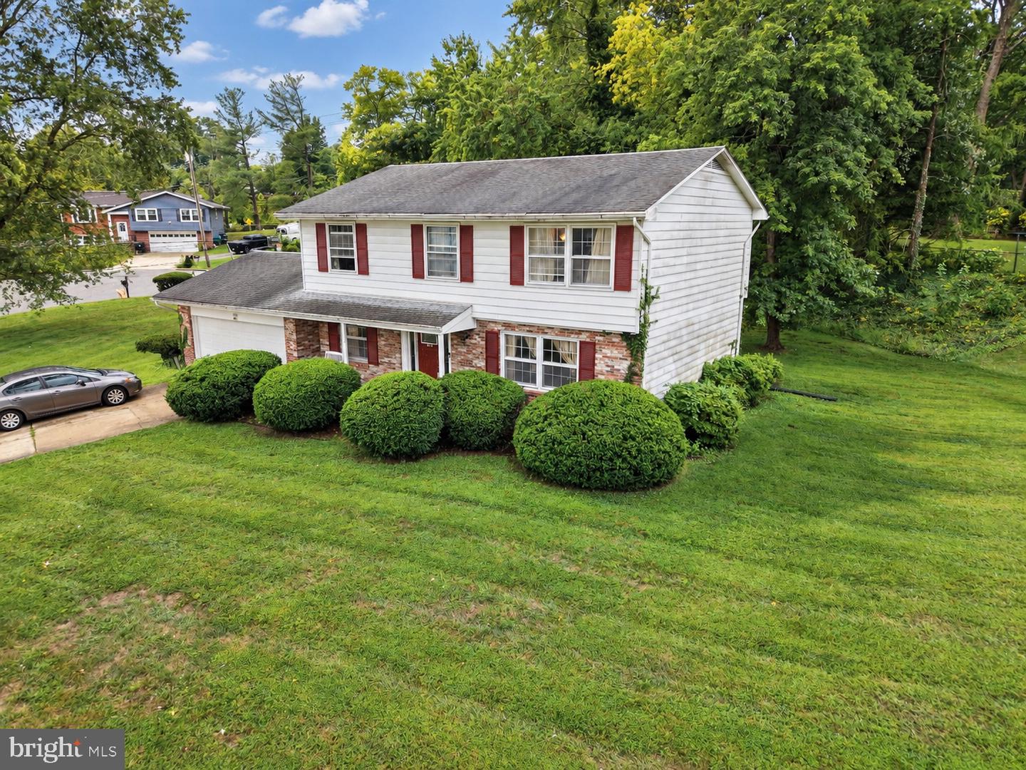 1901 Chalfont Ct — photo