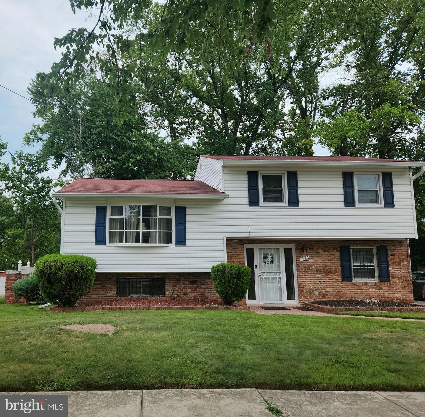 1210 Waterford Dr — photo