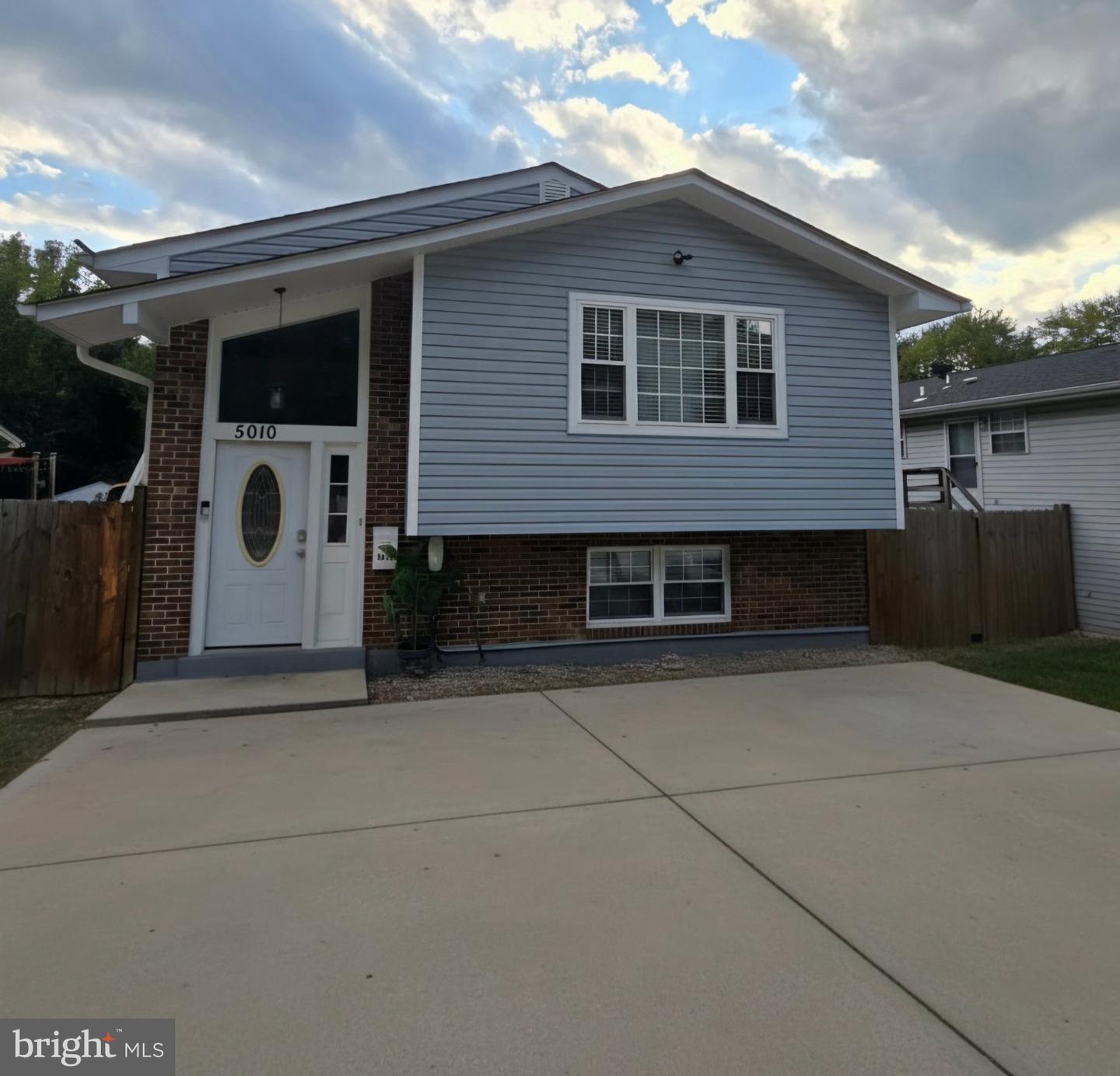 5010 40th Pl — photo