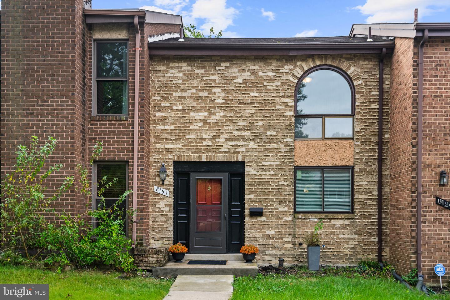 8131 Bird Ln — photo