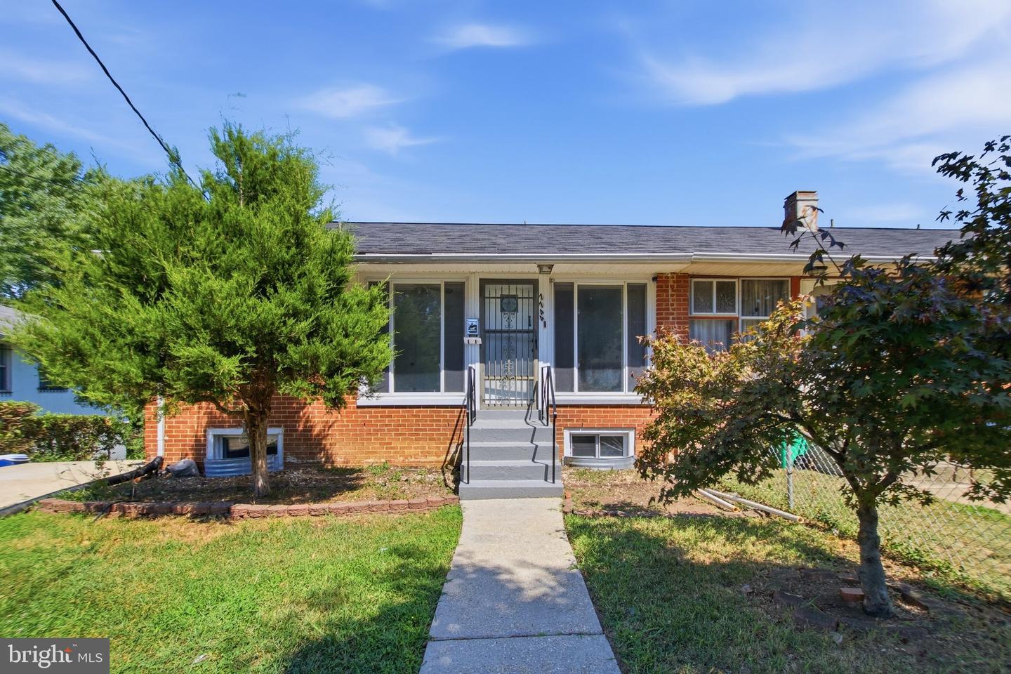 7744 Bender Rd — photo