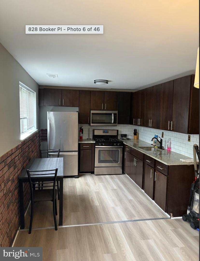 828 Booker Pl — photo