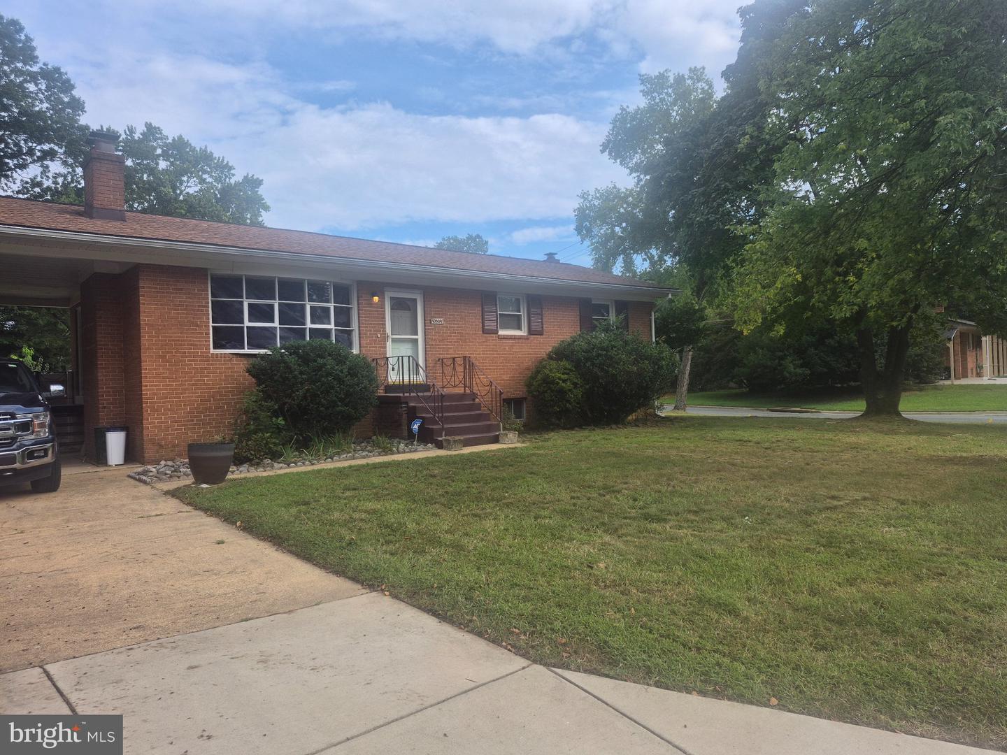 10504 Mullikin Dr — photo
