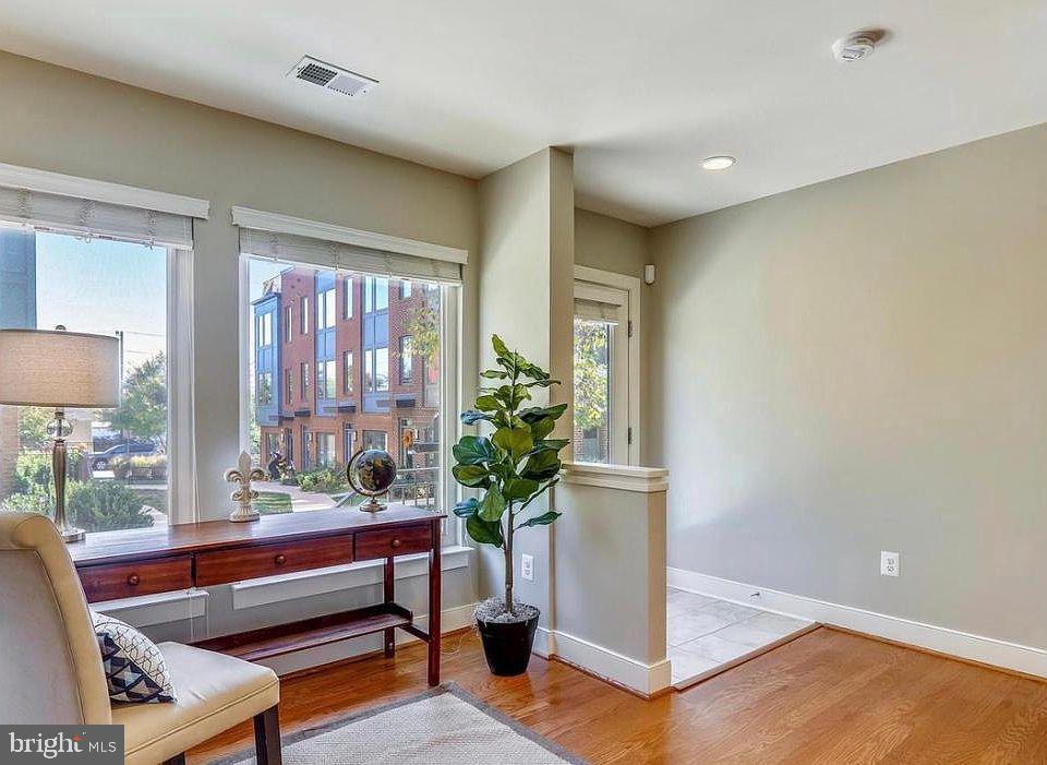 5644 46th Pl — photo