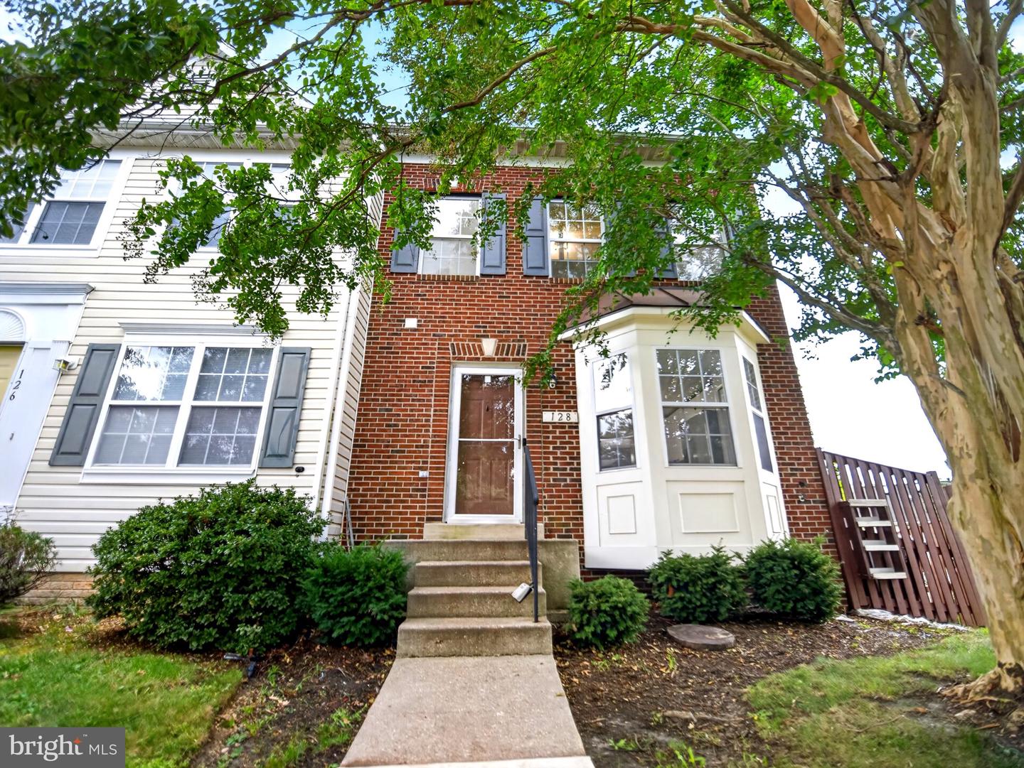 128 Perth Amboy Ct — photo
