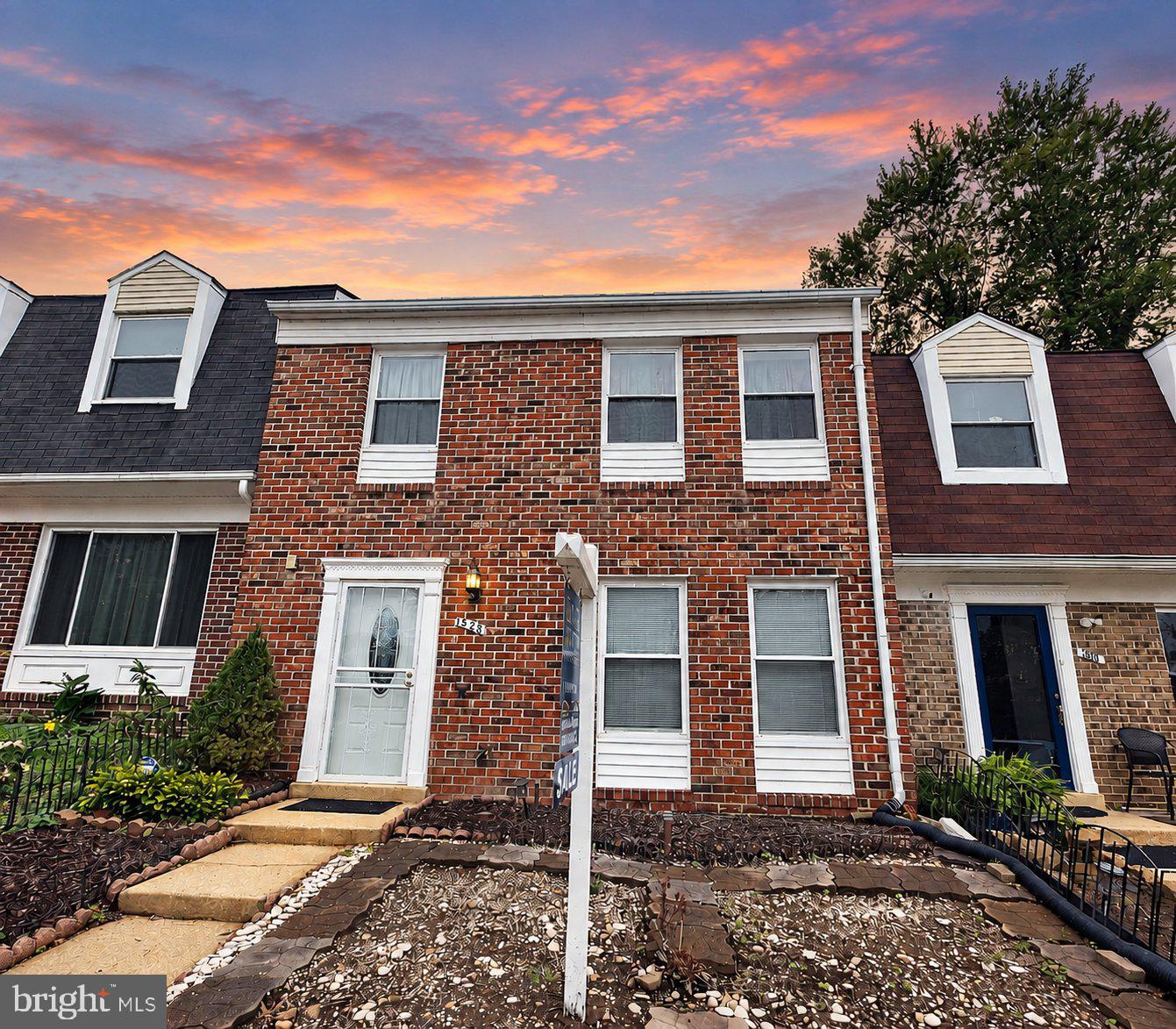 528 Peacock Dr — photo